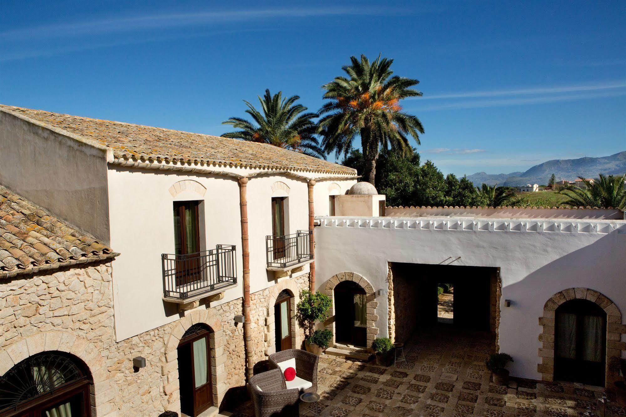 Il Baglio Della Luna Relais By Le Dhome Sicily Balestrate Exteriör bild