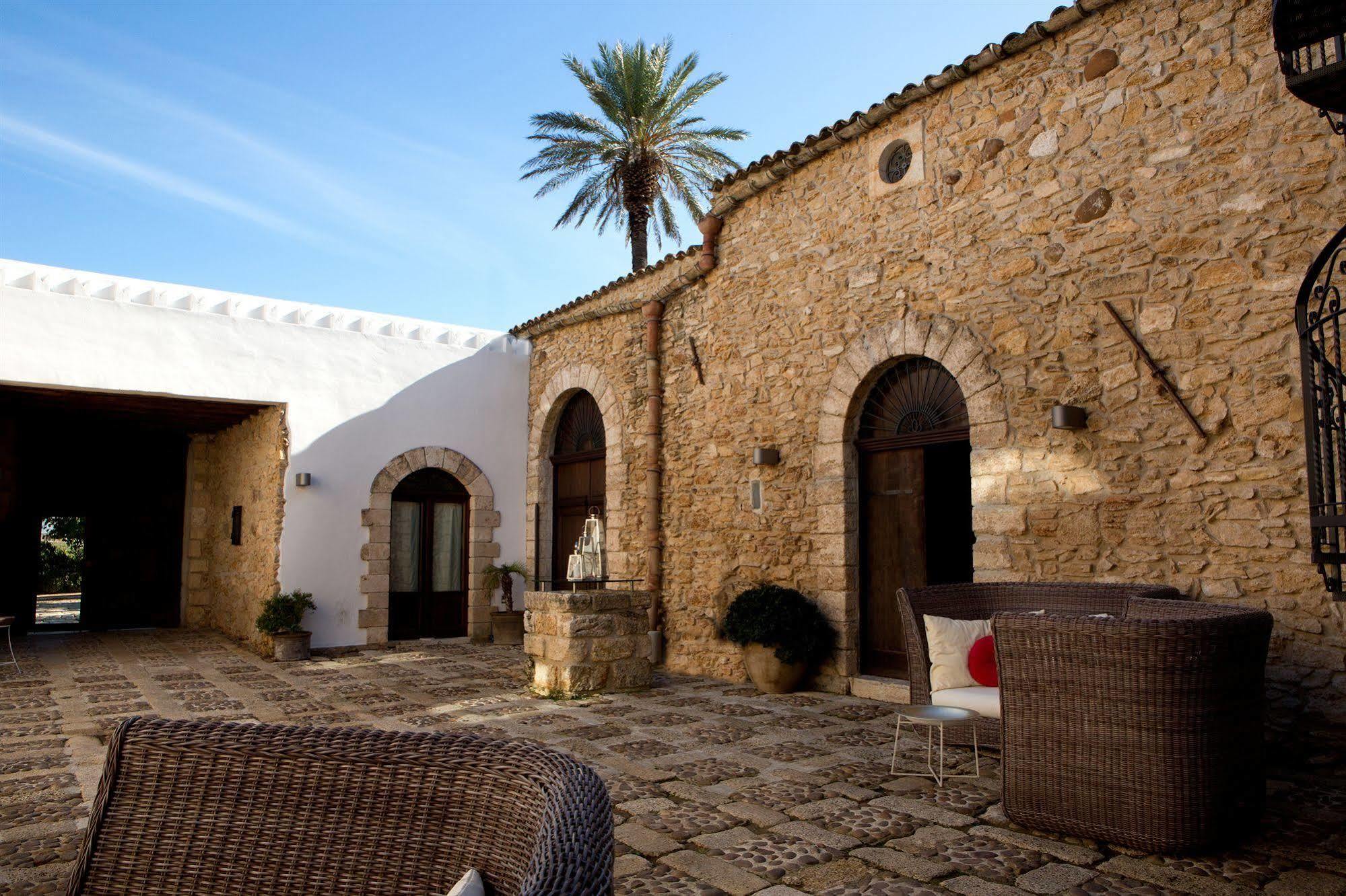 Il Baglio Della Luna Relais By Le Dhome Sicily Balestrate Exteriör bild